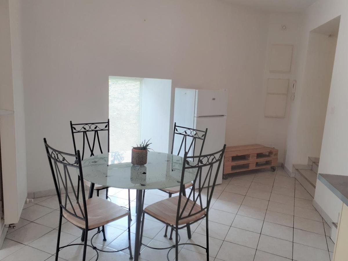 Apartment Rez De Chaussee Avec Terrasse Et Jardin Tence