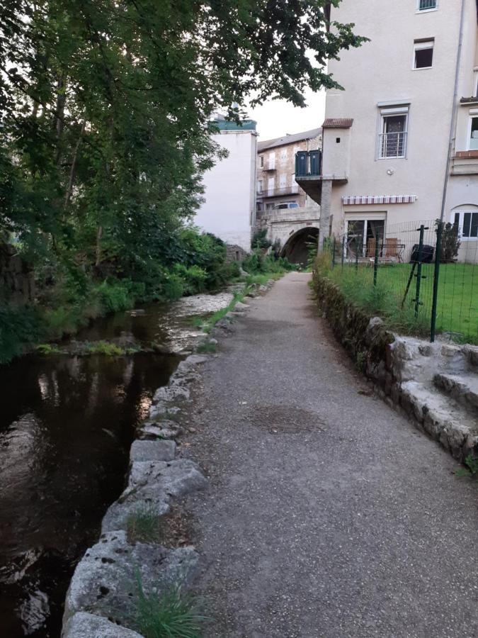 Apartment Rez De Chaussee Avec Terrasse Et Jardin Tence