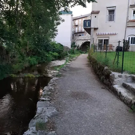 Appartement rez de chaussée avec terrasse et jardin Tence Extérieur photo