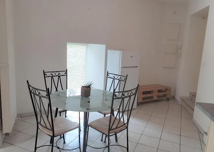Appartement rez de chaussée avec terrasse et jardin