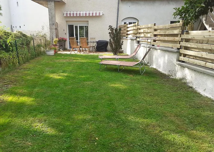 Appartement Rez De Chaussee Avec Terrasse Et Jardin